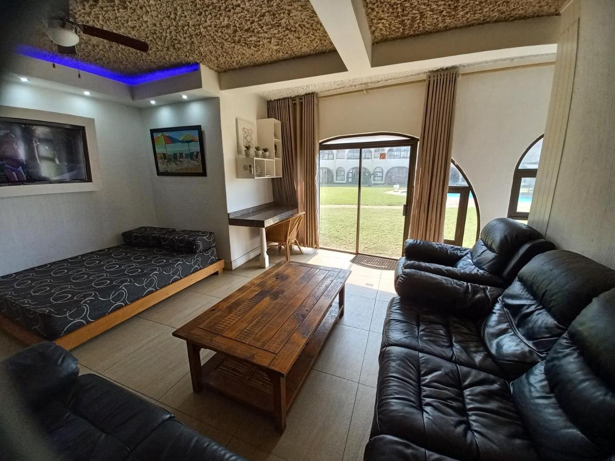 Cabanas Del Mar Amanzimtoti Exterior photo