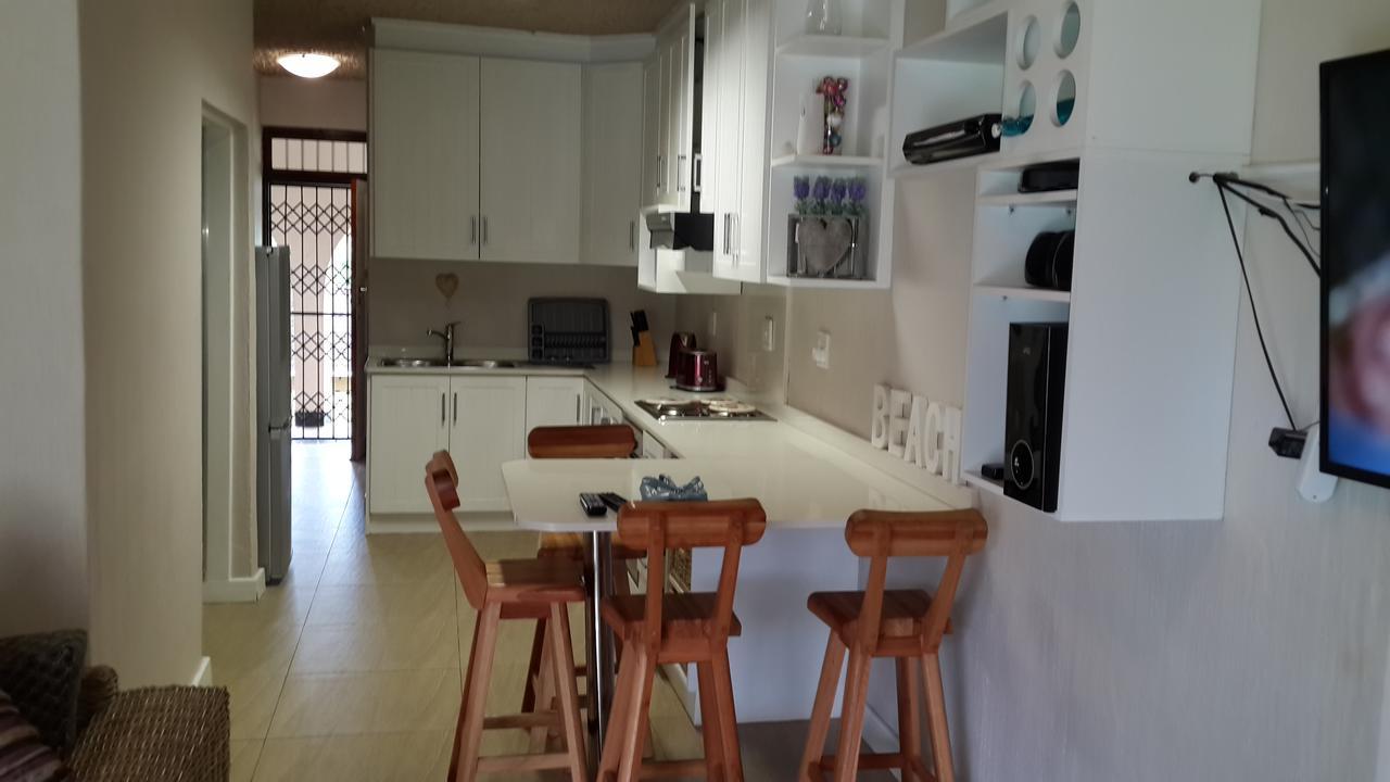 Cabanas Del Mar Amanzimtoti Exterior photo