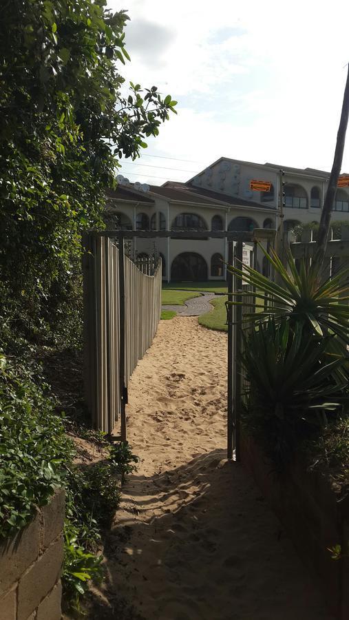 Cabanas Del Mar Amanzimtoti Exterior photo